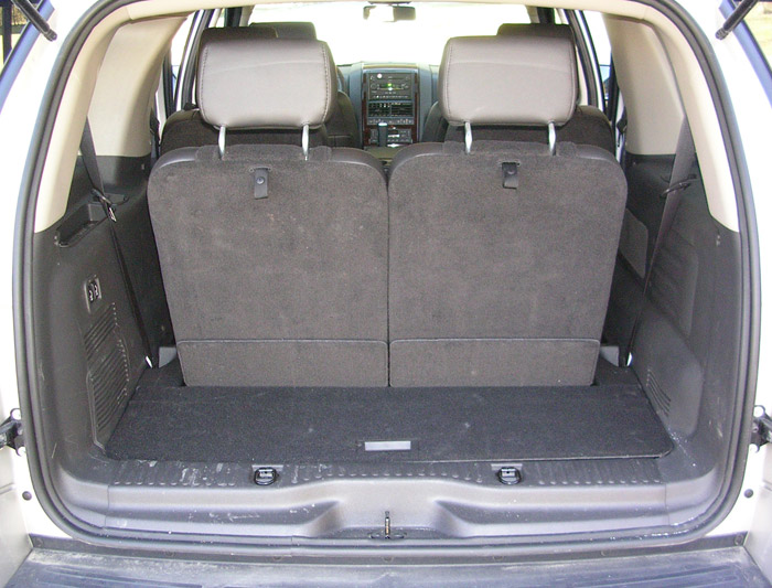 ford_explorer_2006_rear_seats_up_large